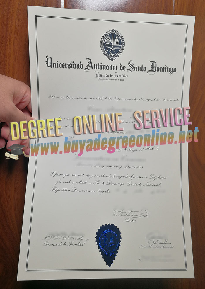 Universidad Autónoma de Santo Domingo diploma